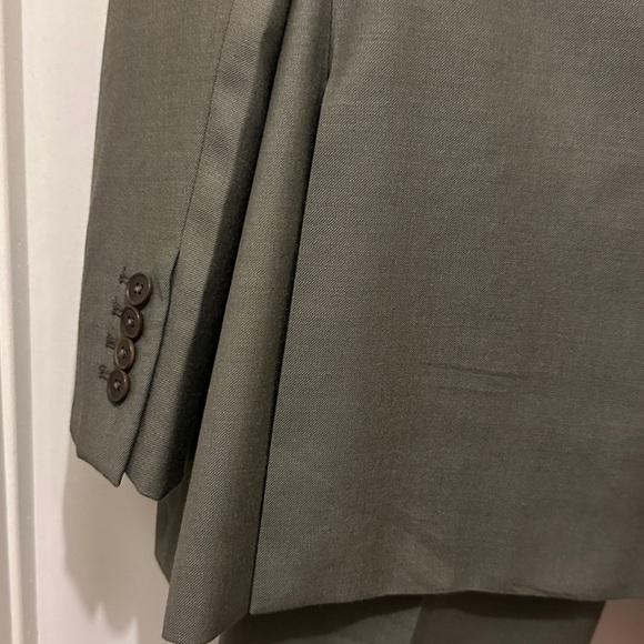 Charles Tyrwhitt Men's Green Suit - Picture 11 of 11